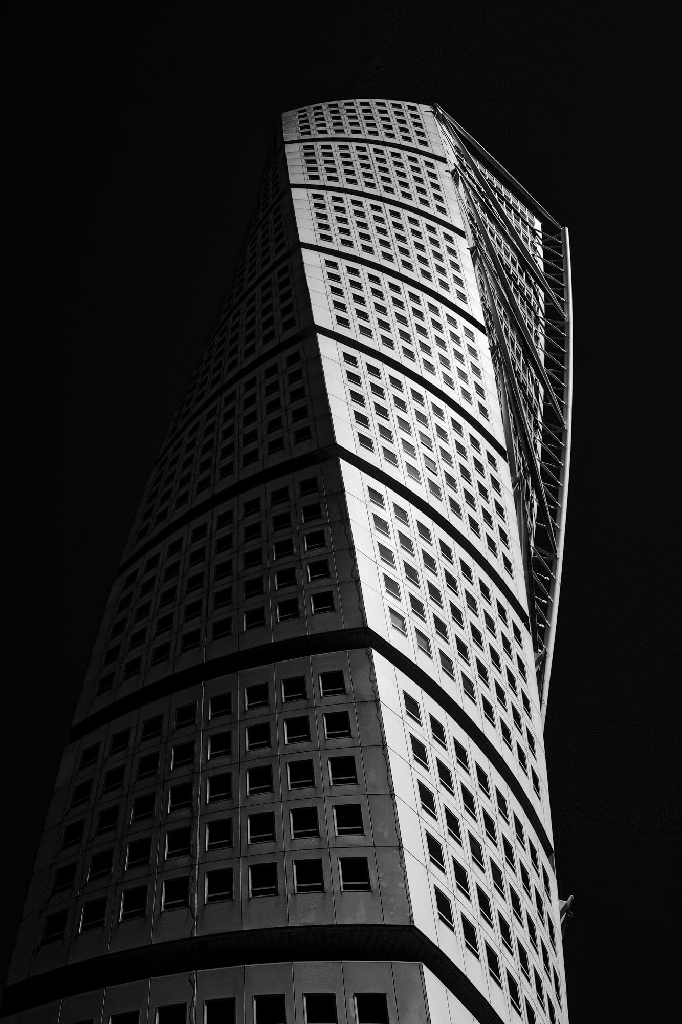 malmö-turning-torso-photography-fine-art-dramatic-print